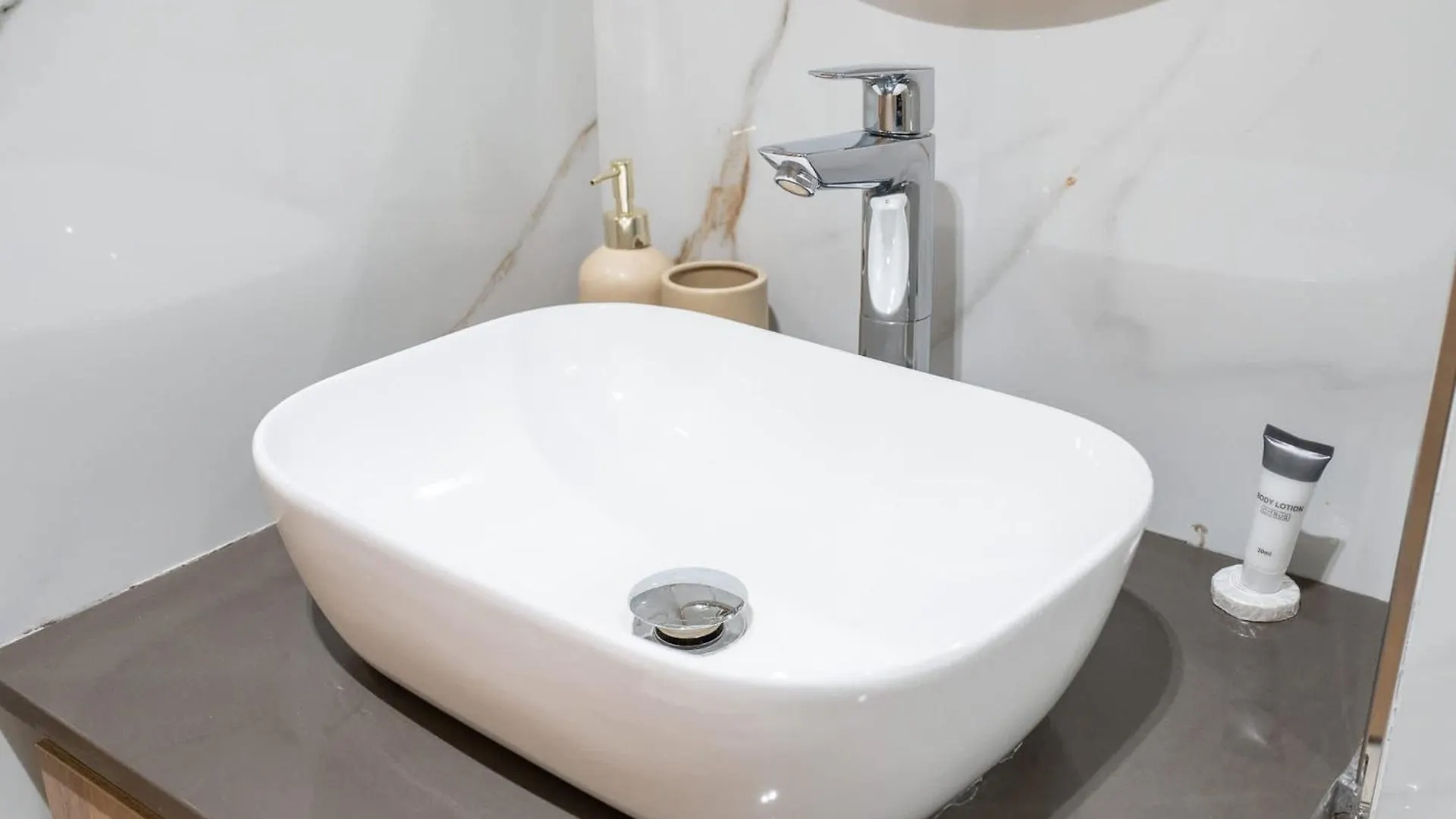 Classic Flat In Jvc That Sleeps 2 Dubai Apartment