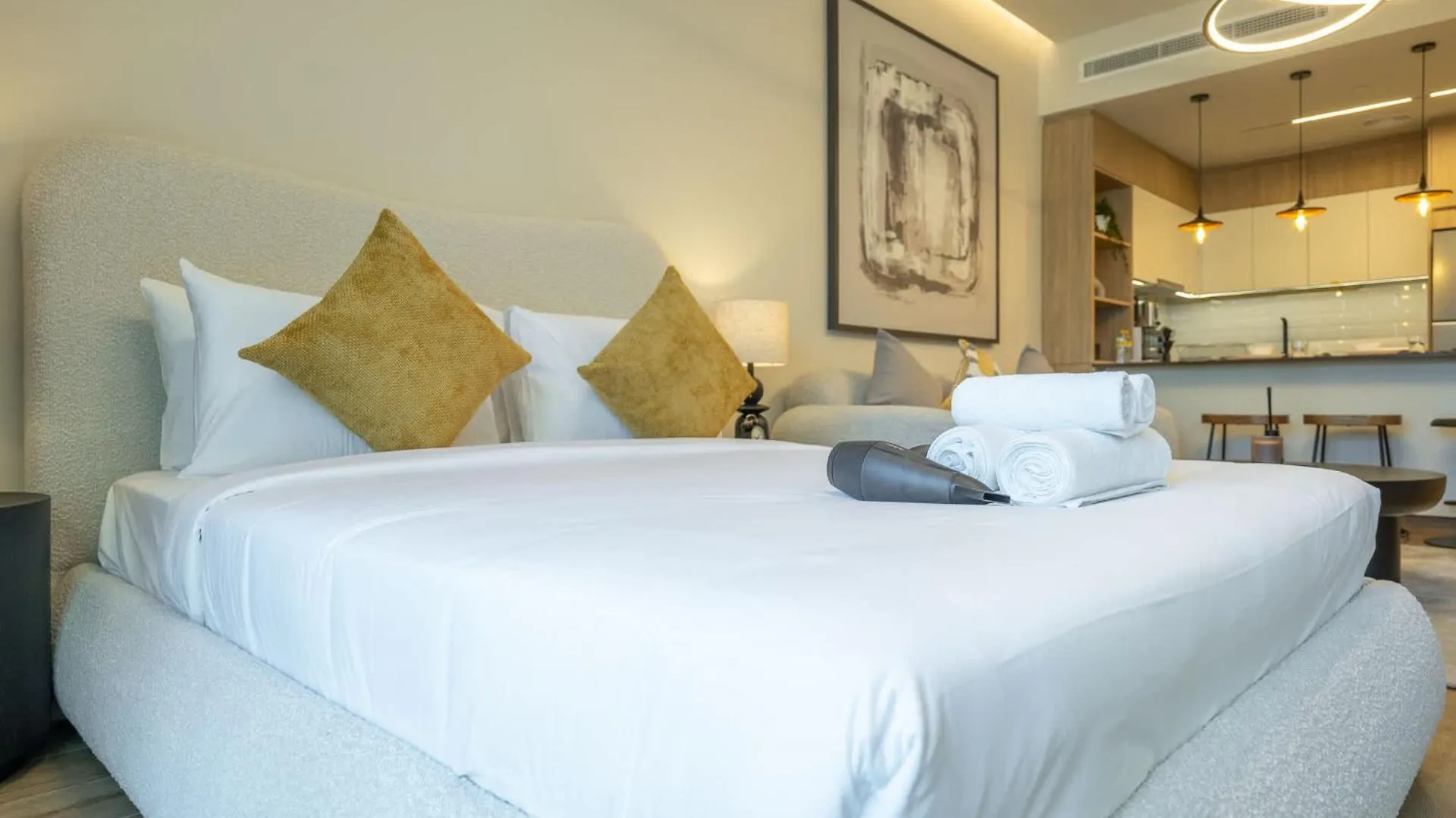 Apartment Classic Flat In Jvc That Sleeps 2 Dubai
