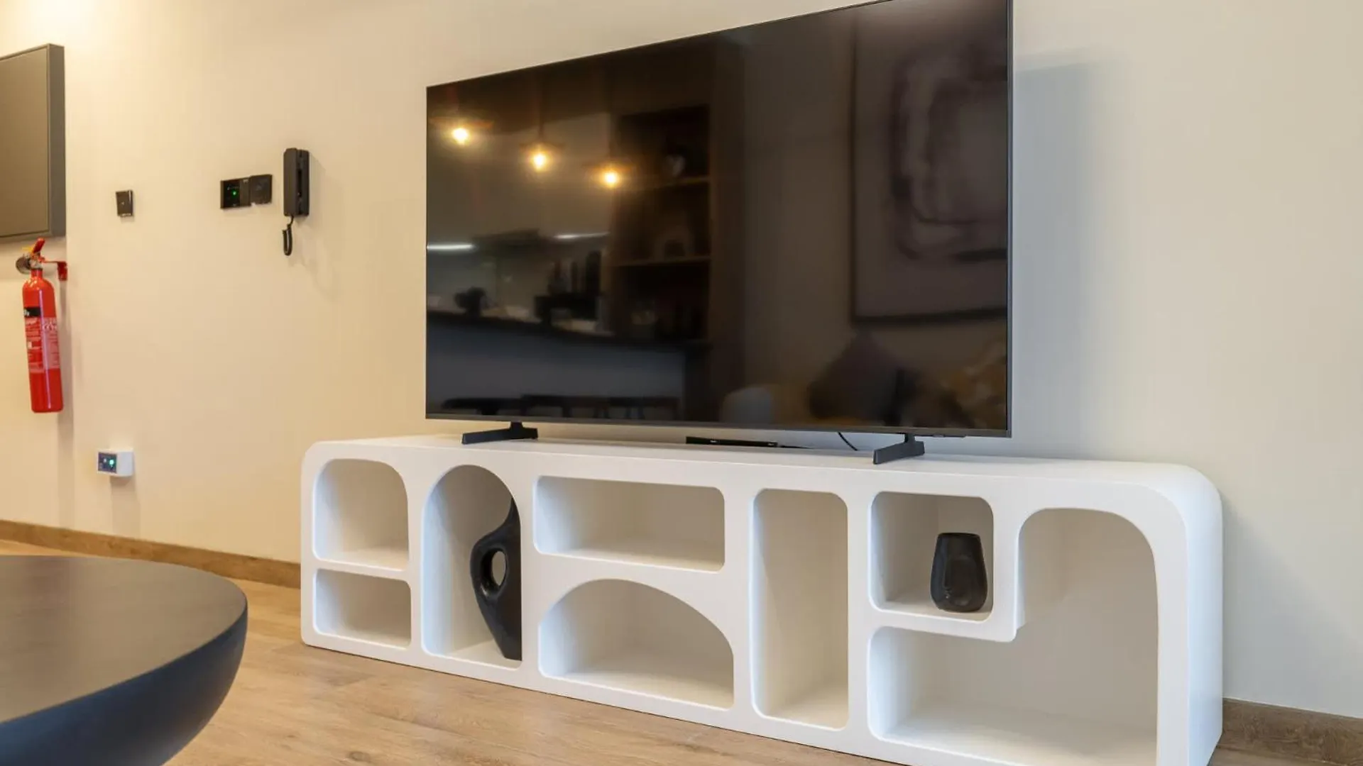 Classic Flat In Jvc That Sleeps 2 Dubai