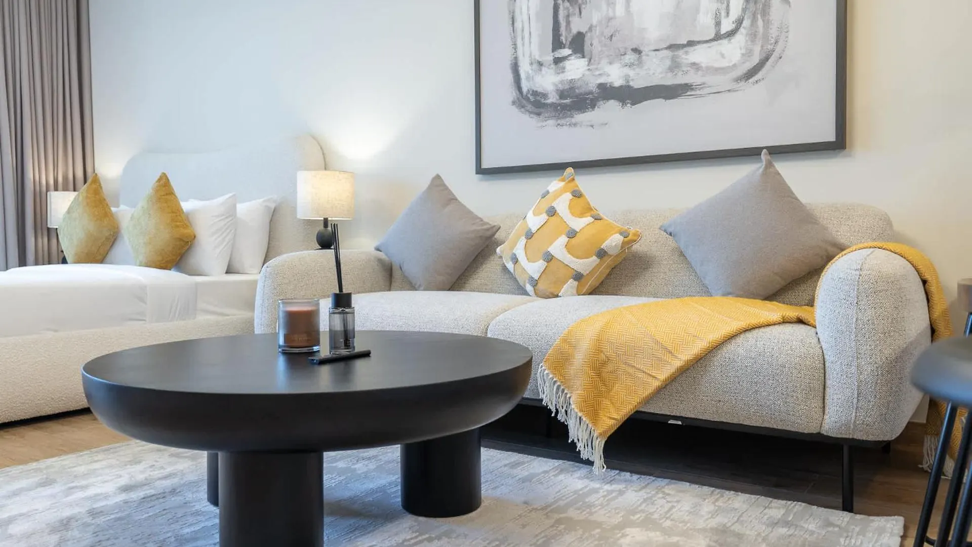 Classic Flat In Jvc That Sleeps 2 Dubai 0*,
