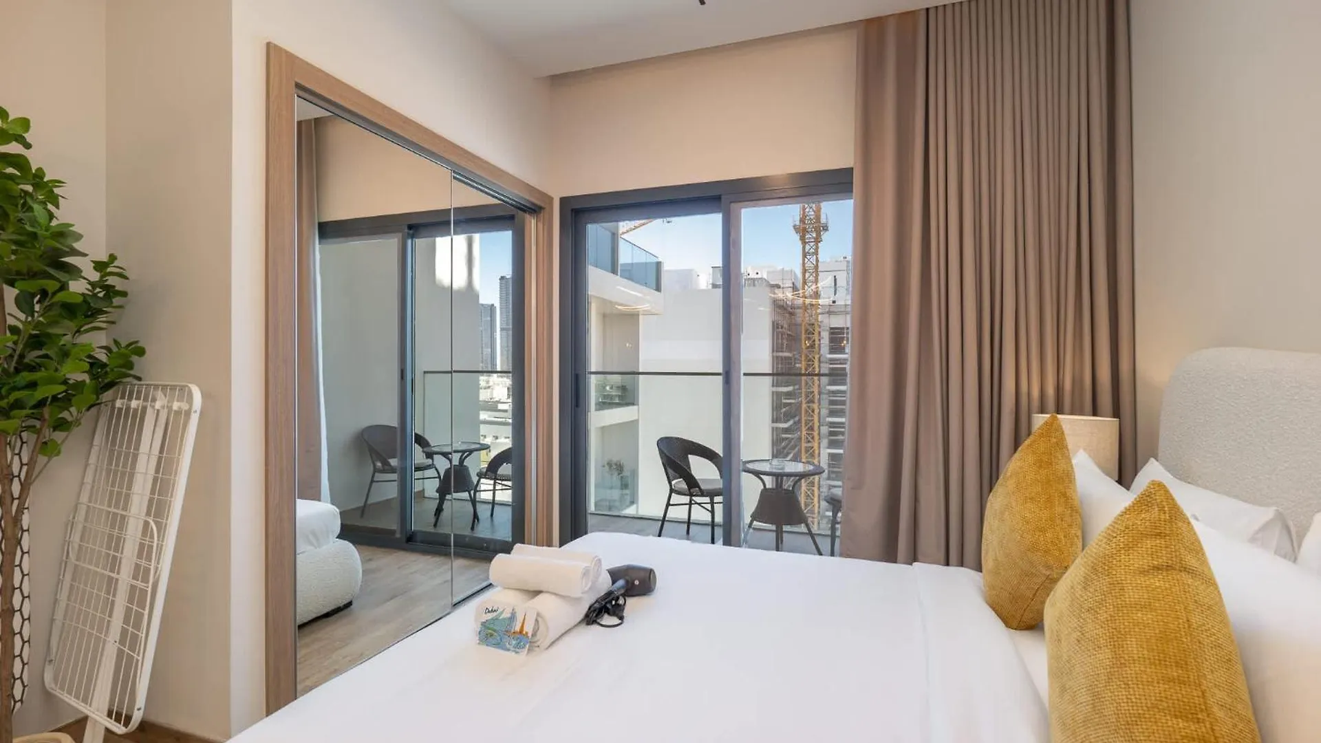 Classic Flat In Jvc That Sleeps 2 Dubai Apartment