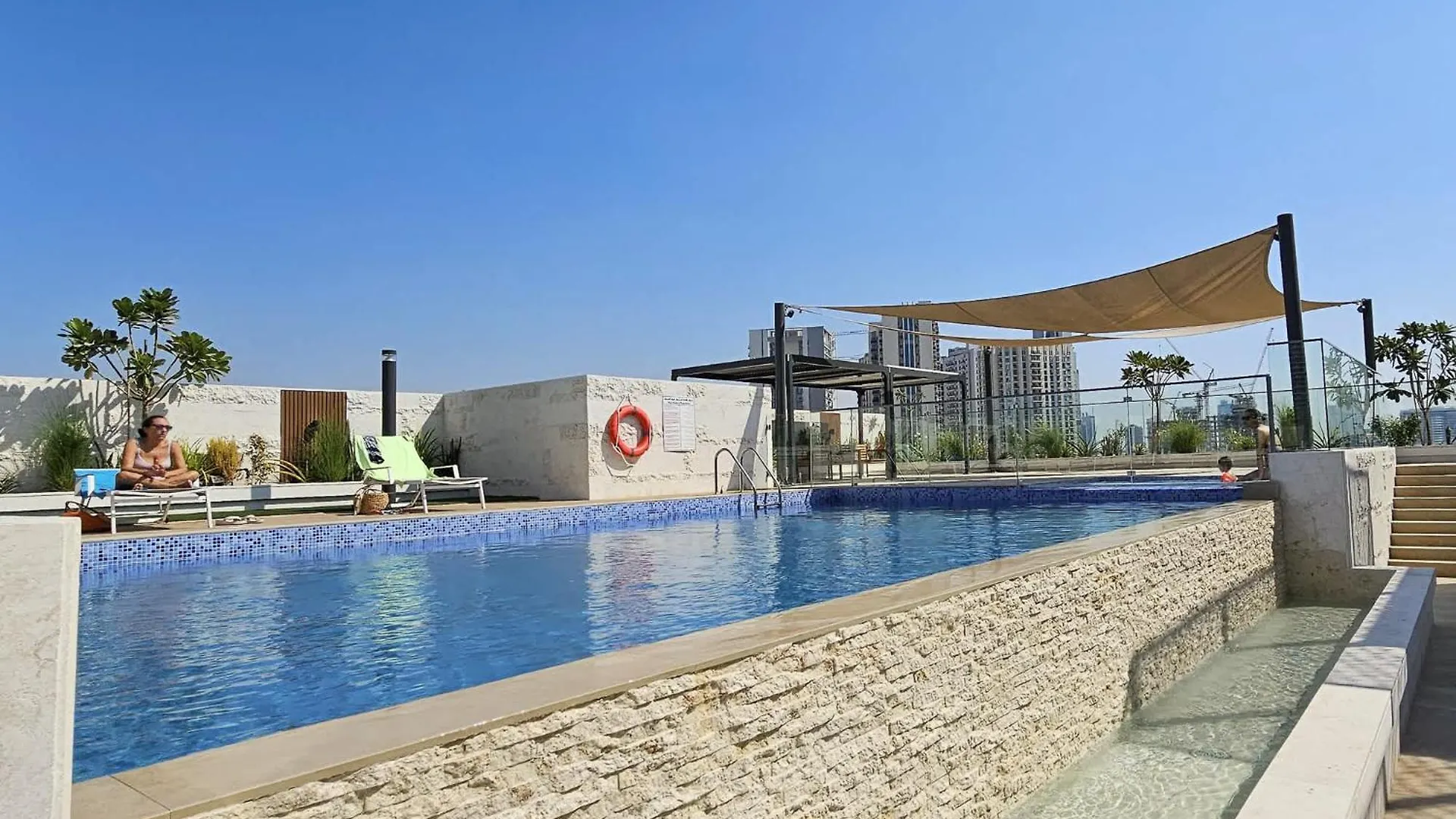 Classic Flat In Jvc That Sleeps 2 Dubai 0*,