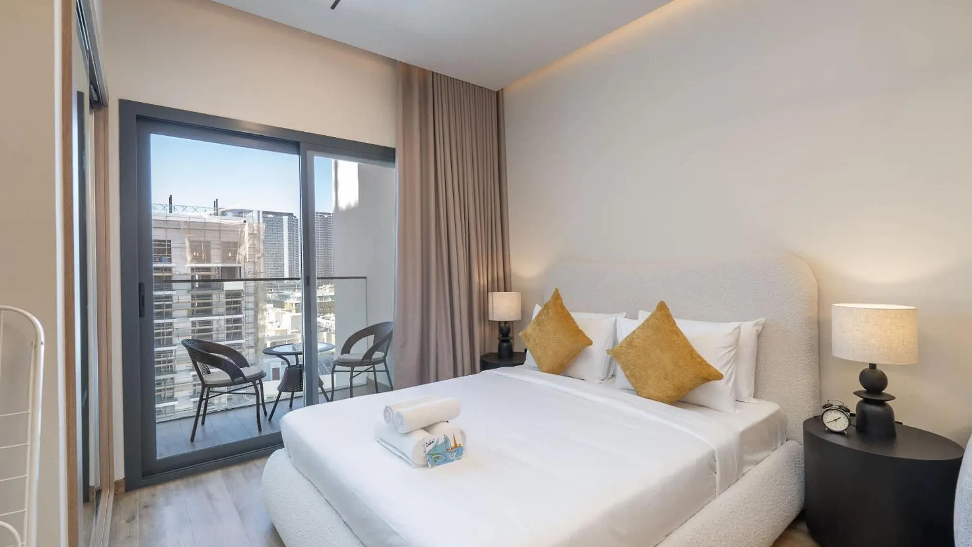 Classic Flat In Jvc That Sleeps 2 Dubai